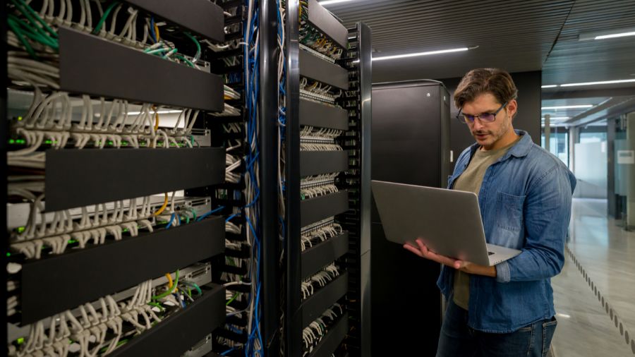 Professional IT support contract Dubai for IT infrastructure management